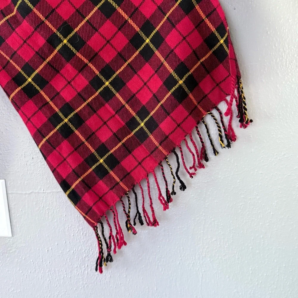 Punctuate stylish plaid